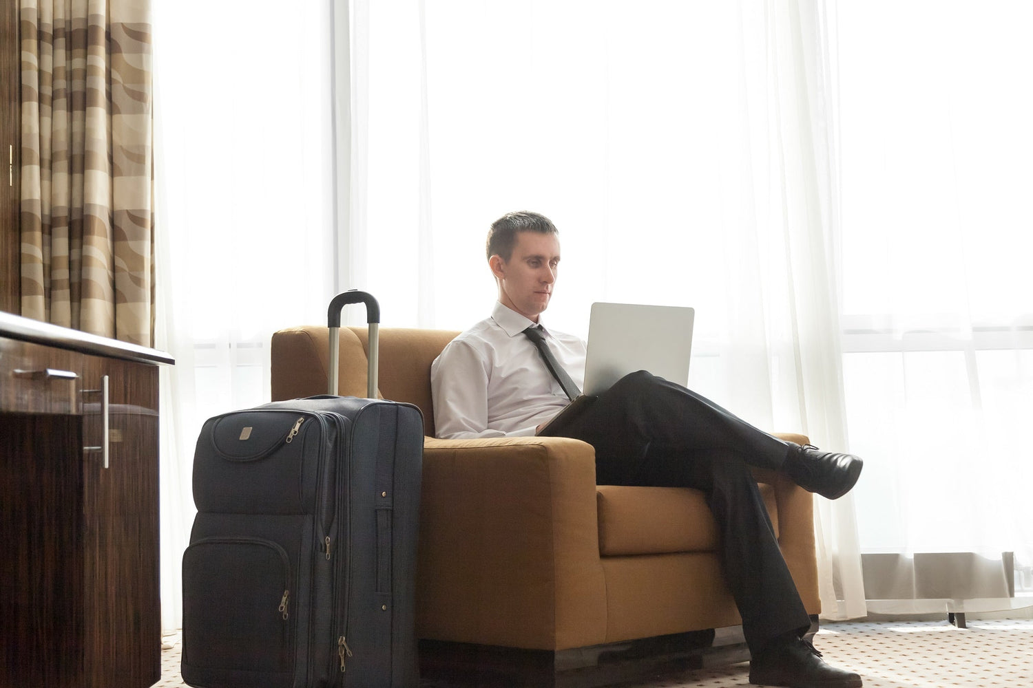 The Ultimate Millennial's 2021 Business Trip Packing List - XSuit
